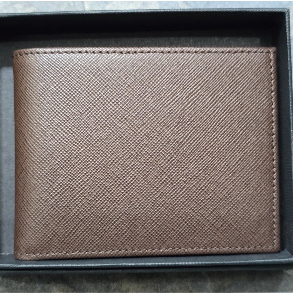 New Men’s Brown Leather Wallet Card Holder, Made in Italy, Bloomingdale’s Store